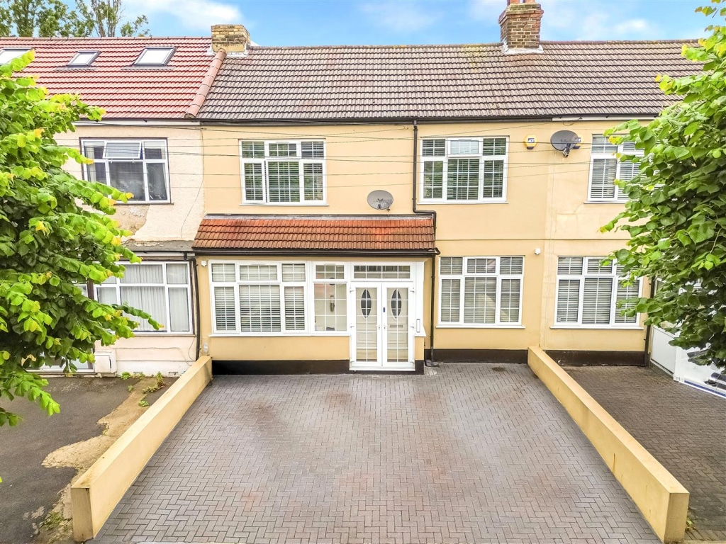 Grasmere Gardens, Redbridge