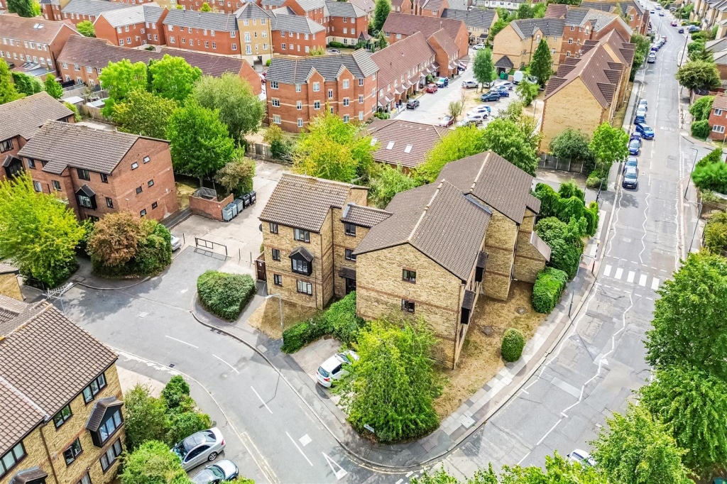 Blacksmiths Close, Romford